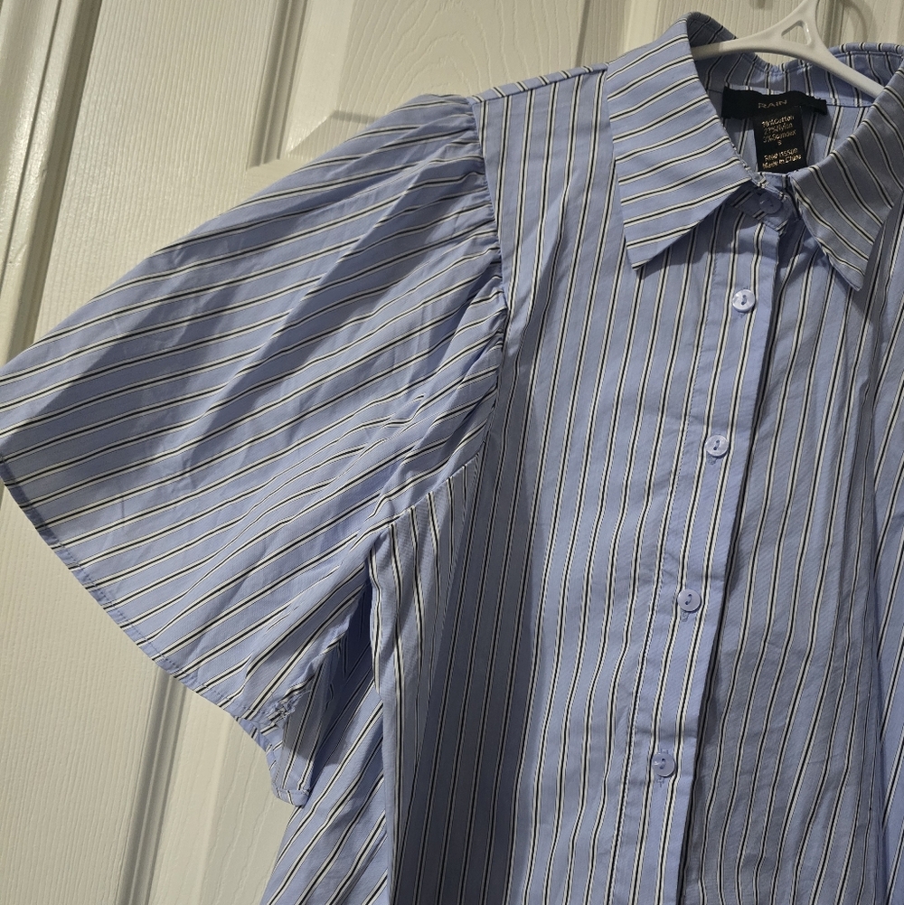 Boxy Striped Puff Sleeve Poplin Cotton Button Down Collared Preppy Top by Rain. - Picture 3 of 10